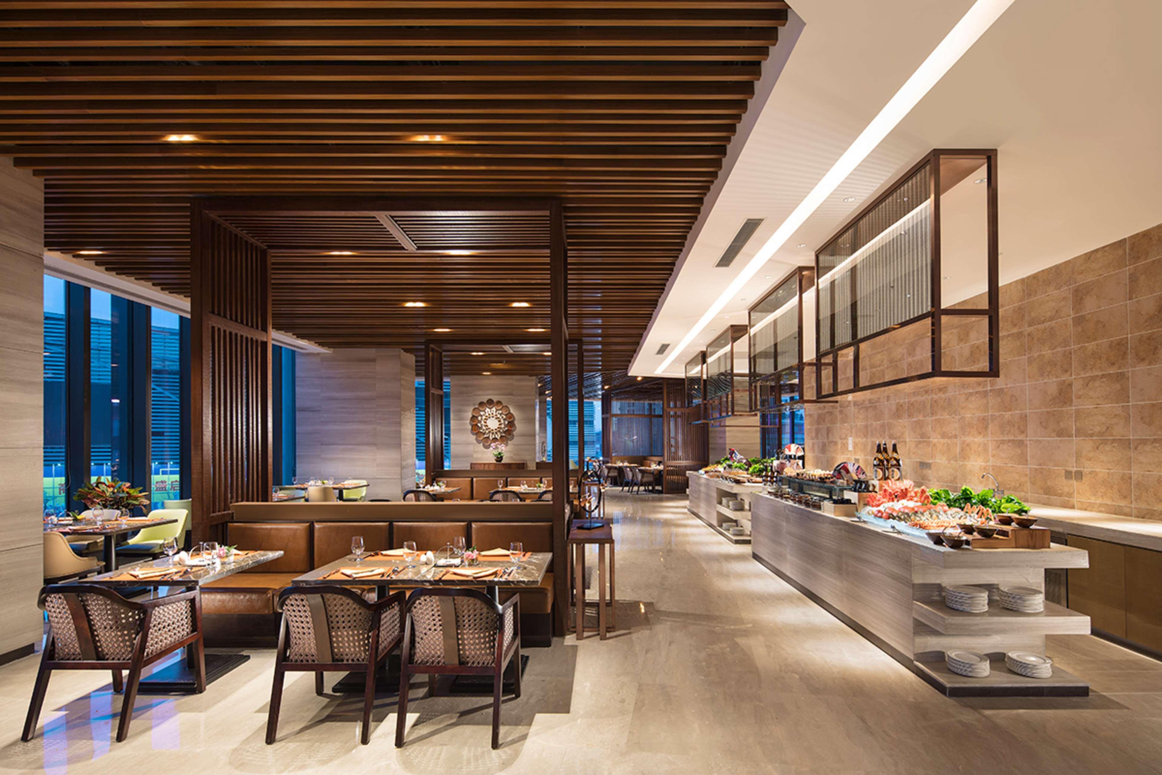Hilton Shenyang Hotel Exterior foto