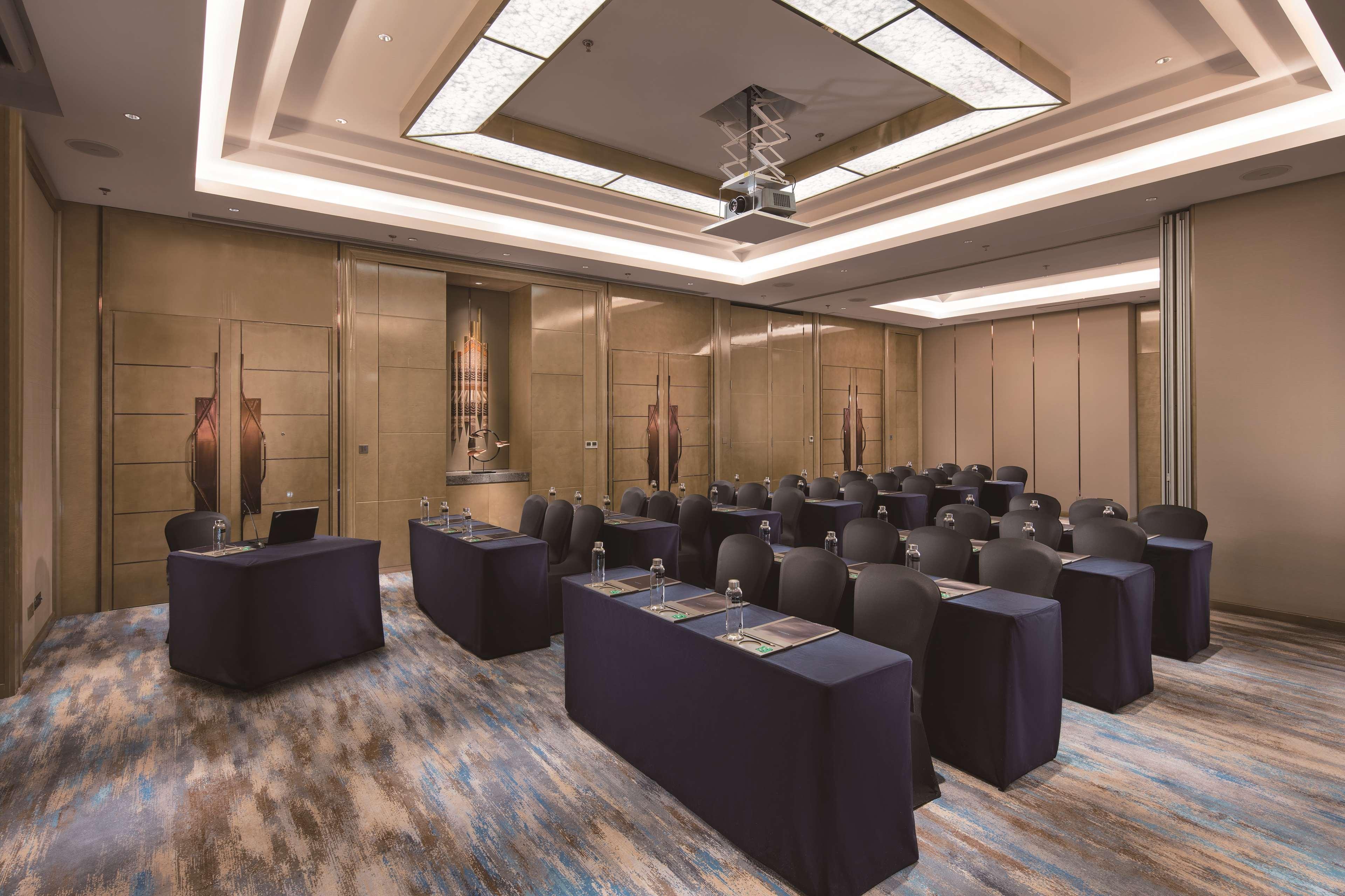 Hilton Shenyang Hotel Exterior foto