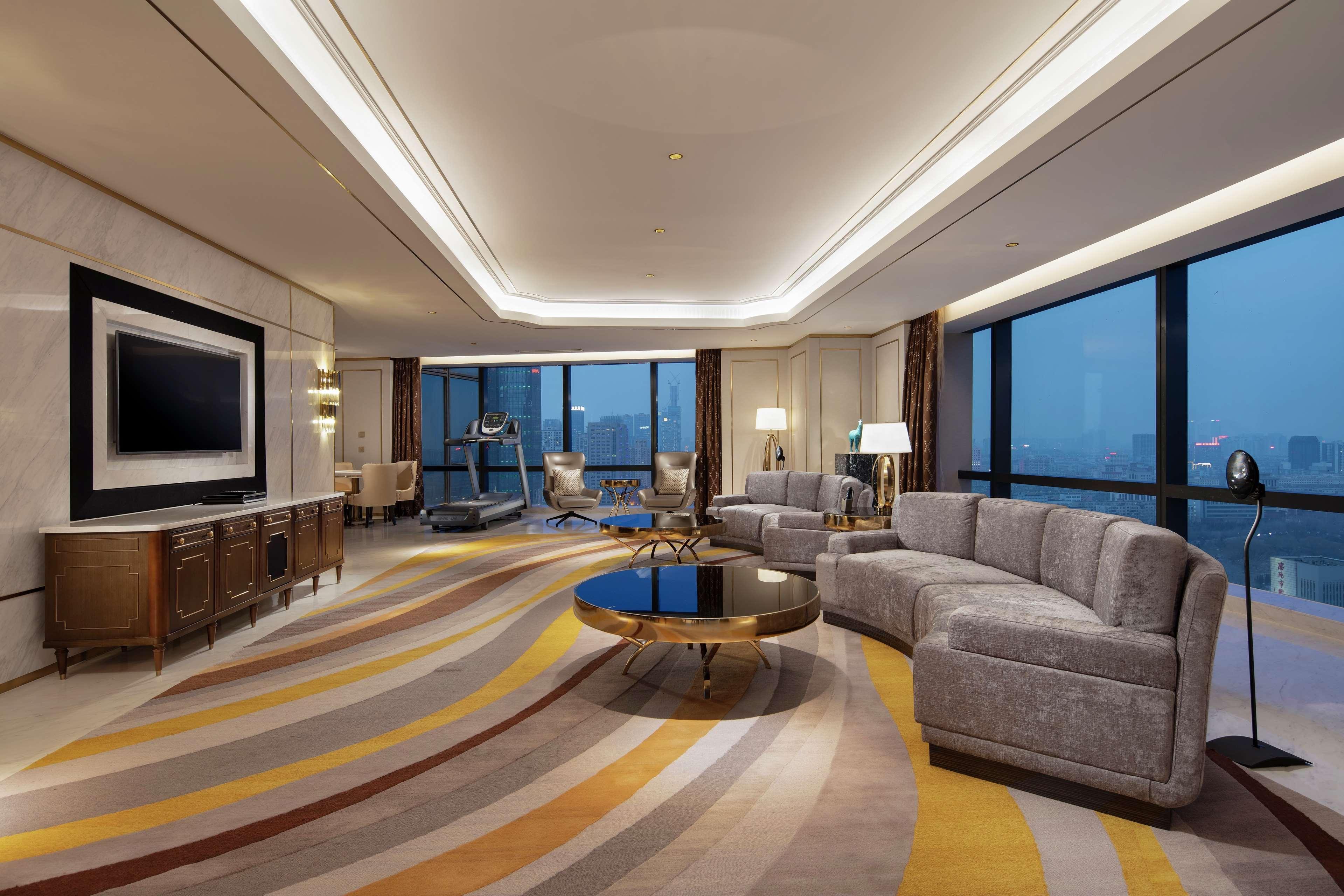 Hilton Shenyang Hotel Exterior foto