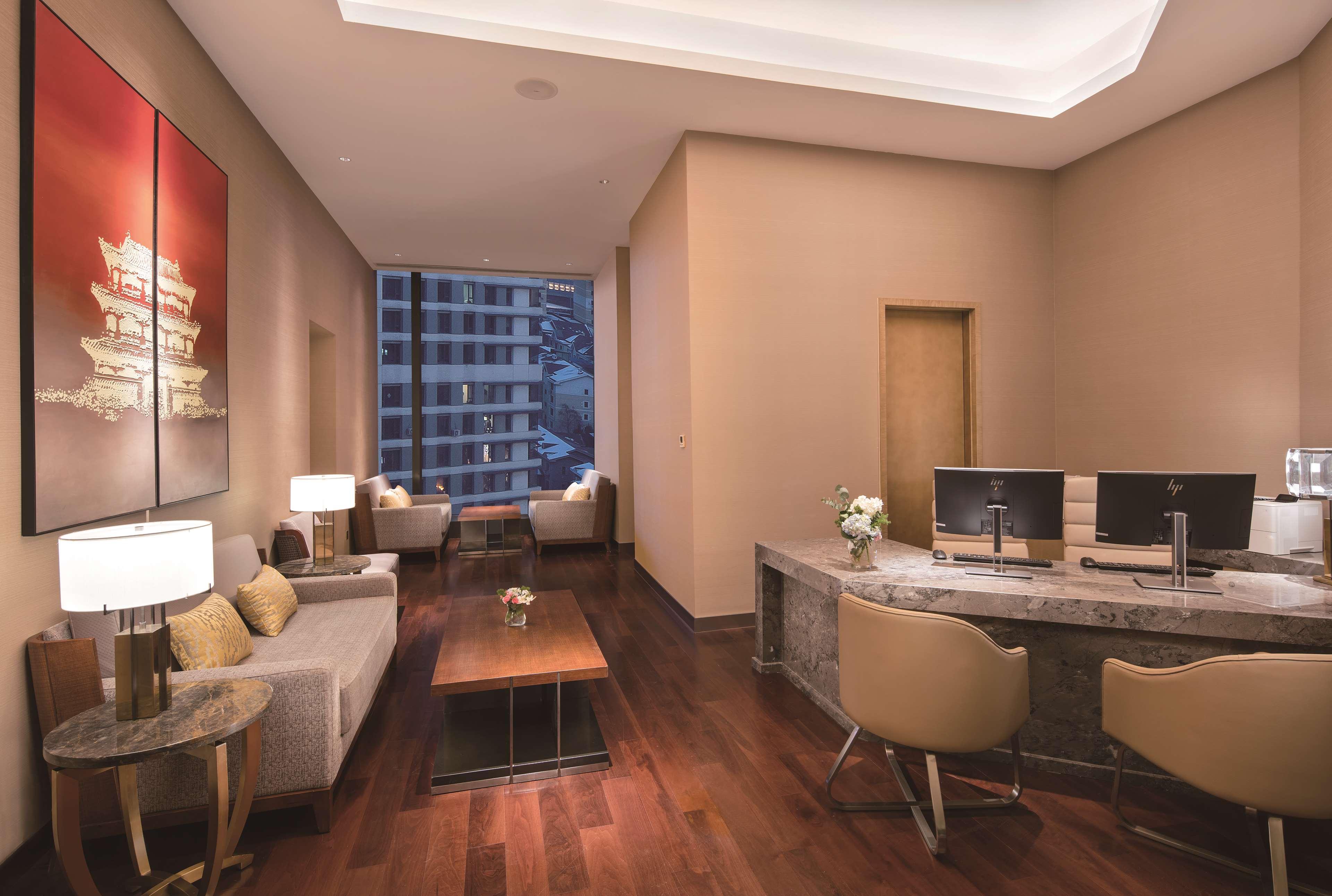 Hilton Shenyang Hotel Exterior foto